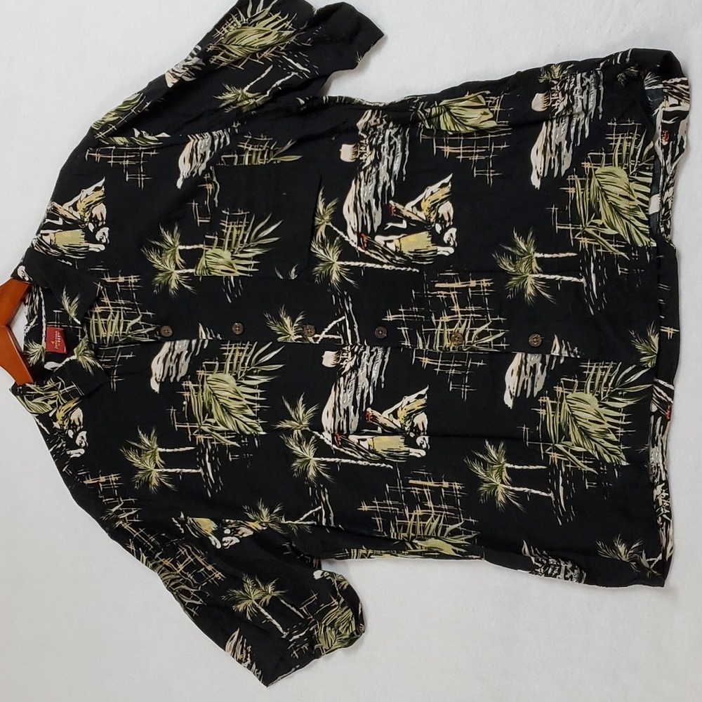 Junction West Hawaiian style size Large black and golden men's shirt